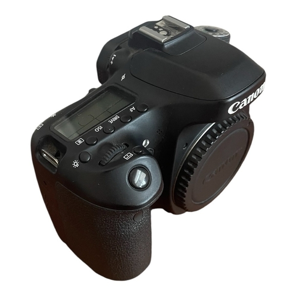 Canon EOS 80D 24.2MP Digital SLR Camera &  18-135mm IS USM Photo Camera Lens - Picture 6 of 12